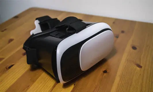 10 Best iPhone VR Headsets featured image